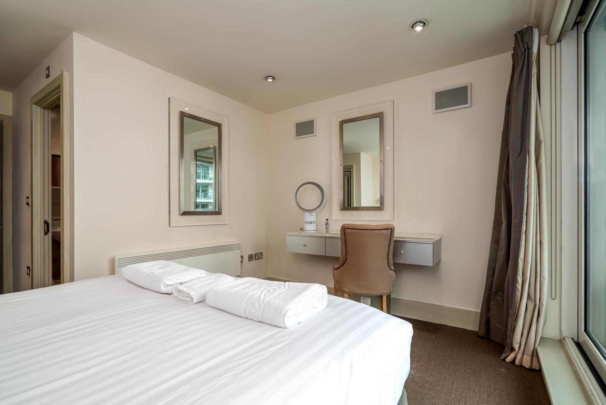 Fabulous 3 Bed Apartment In Vauxhall London Exterior photo